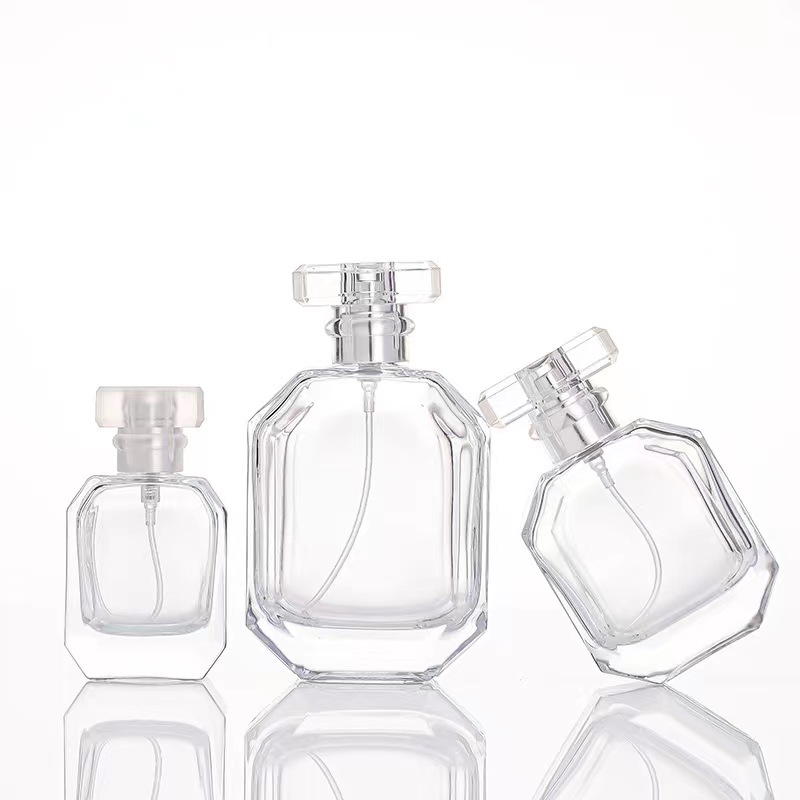 Captivating Aromas: Choosing the Perfect Glass Perfume Bottle